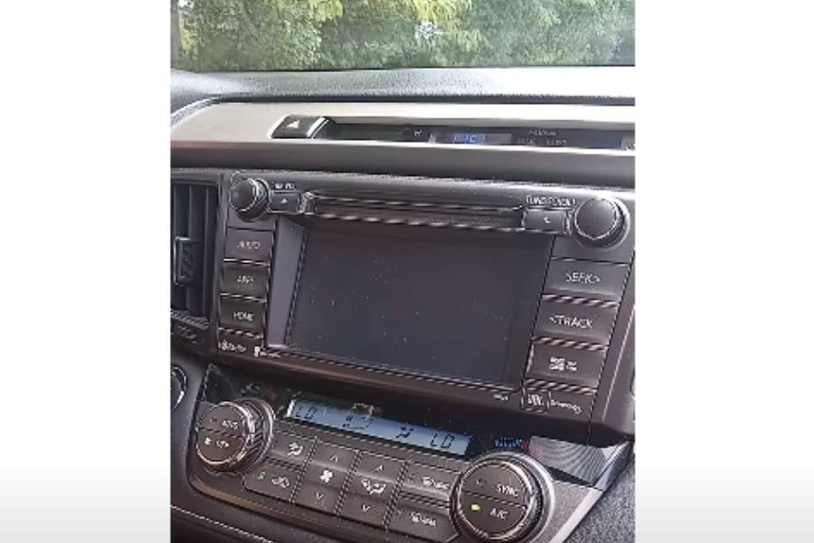 Toyota rav4 Touch screen frozen (This Is How to Fix It Quickly)